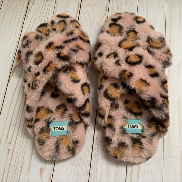 Toms Shoes - Toms Pink Leopard Print Slippers